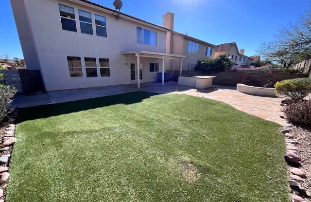 North East- 5 bedroom/ 2.5 bathroom single family home photos photos