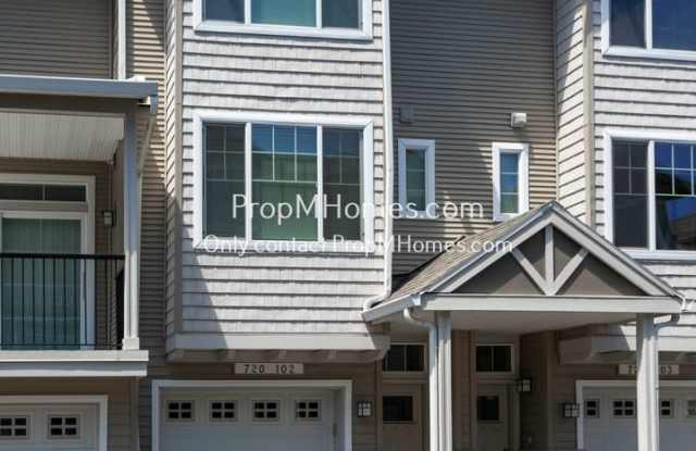 Beautiful, Contemporary Condo In Cedar Mill! Deposit Special Offered! Move  Save! Reach Out Today! - 720 Northwest 118th Avenue, Beaverton, OR 97229