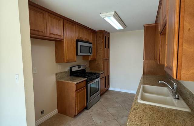 3 Bedroom Condo for Lease with a 1 Car Garage photos photos