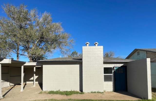 Cozy 2 bedroom 1 bath home - 1219 East 17th Street, Big Spring, TX 79720