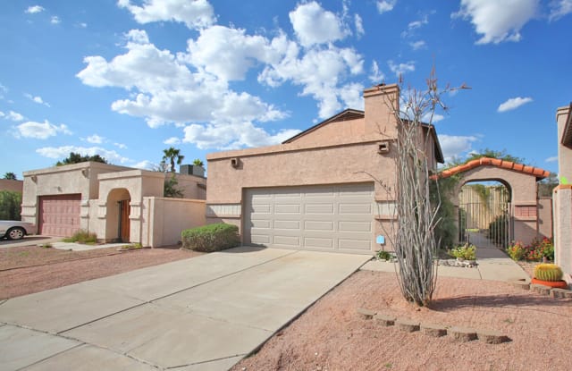 948 E Escuda Dr - 948 East Escuda Drive, Phoenix, AZ 85024