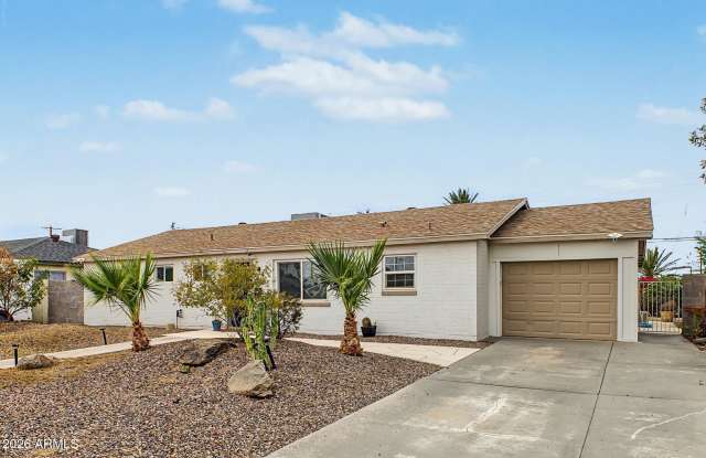 2208 W SAN MIGUEL Avenue Gallery 3
