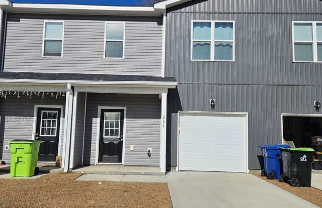 Newer Construction, 3 Bedroom Townhome! photos photos