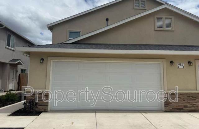 936 W Alameda St - 936 West Alameda Street, Manteca, CA 95336 936 W Alameda St - 936 West Alameda Street, Manteca, CA 95336