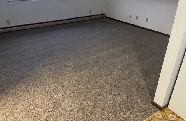 410 2nd St. Nw Gallery 3