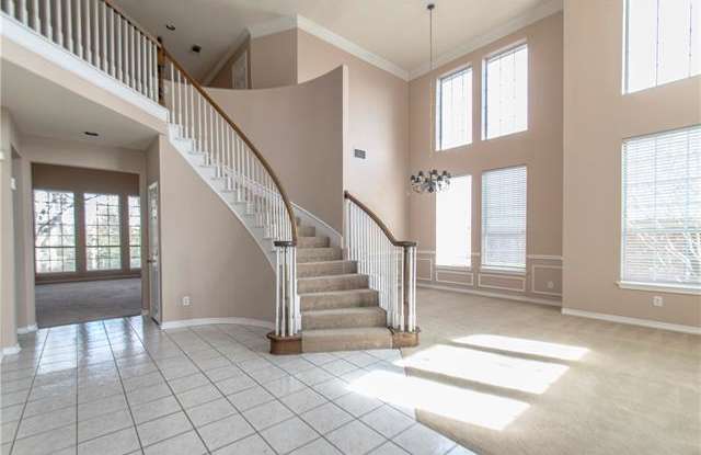 4900 Carolina Circle Gallery 2