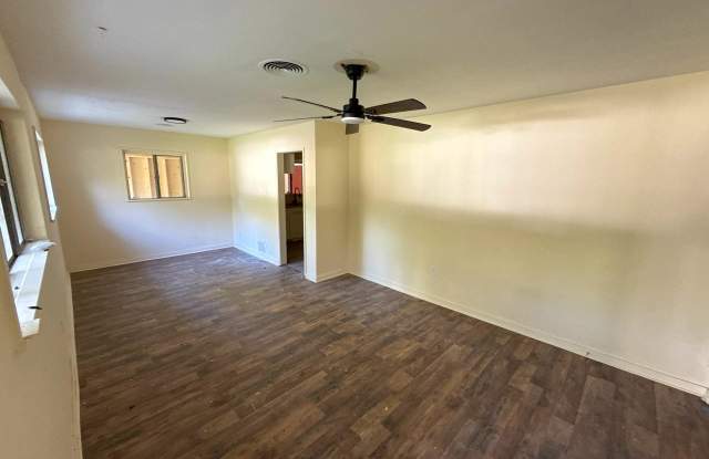 3074 Lakewood Drive photos photos
