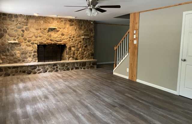 97 Lindbergh Circle Gallery 2