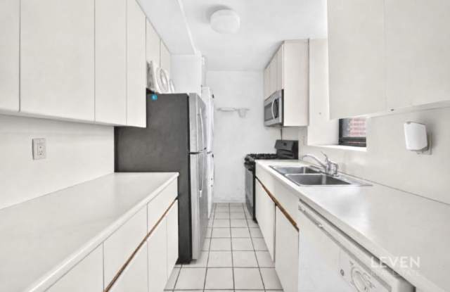 317 West 95th Street Gallery 3