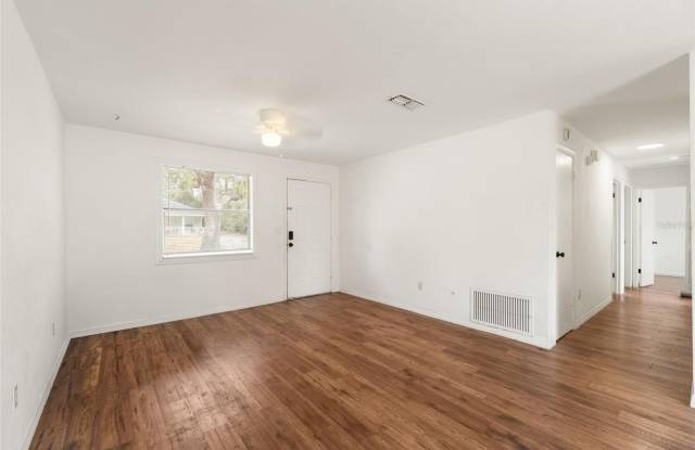 1911 SE 14TH Avenue Gallery 3