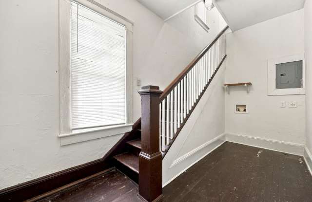 303 Paris Avenue - 1Unit B Gallery 4