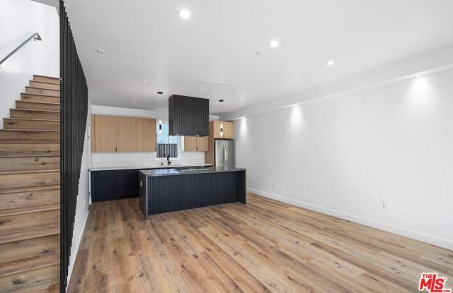 839 N Mccadden Pl Gallery 4
