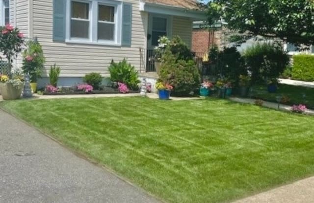 192 Lenox Avenue - 192 Lenox Avenue, Uniondale, NY 11553 192 Lenox Avenue - 192 Lenox Avenue, Uniondale, NY 11553