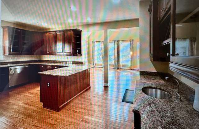 8 COLLINS MILL Court Gallery 2