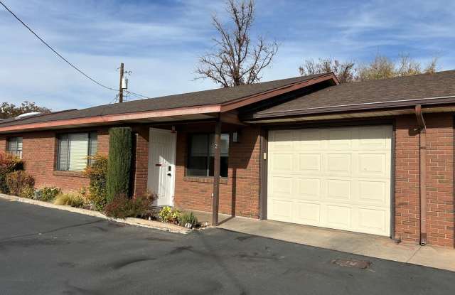 Available now -2 bed, 2 bath, 1 car garage. Heart of St George Gallery 4