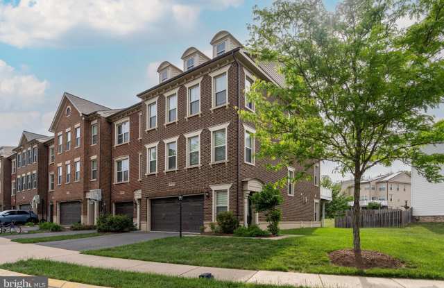 42230 CASTLE RIDGE Square photos photos
