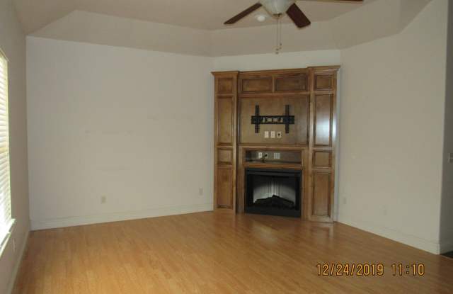 Fantastic Condo located close to Ft. Sill, Shopping and Restaurants Handicap Accessible! No Pet Home! Gallery 3
