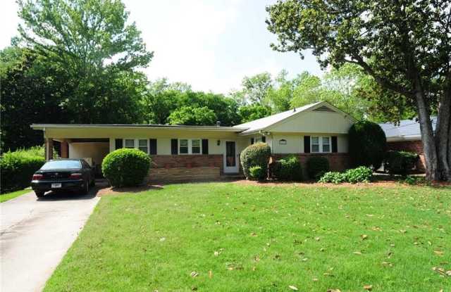 1632 Anita Place NE photos photos