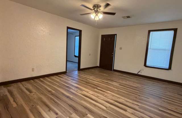 6213 NW Cherry - HOT New Listing Gallery 4