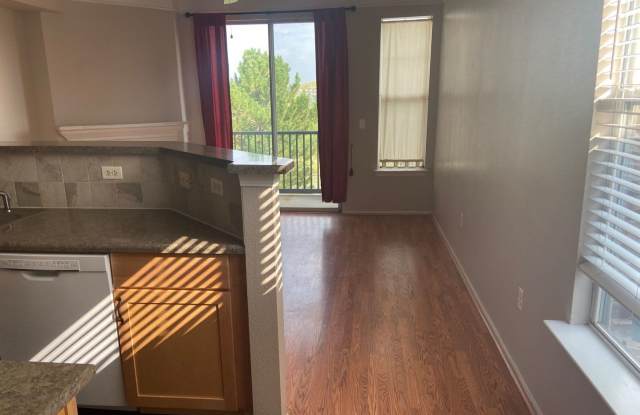 Lovely 3 BED/2 Bath End Unit Condo - Available Early March! - 2089 Eagle Avenue, Superior, CO 80027