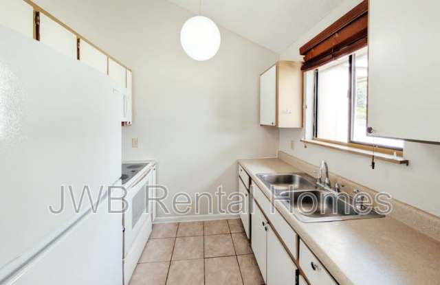 2416 Seabury Pl N Gallery 3