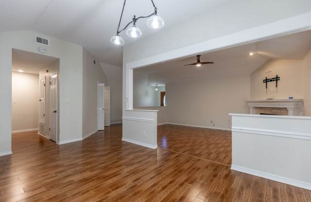 Spacious 3-Bedroom Daphne Home with Fenced Backyard & Screened Porch Gallery 4