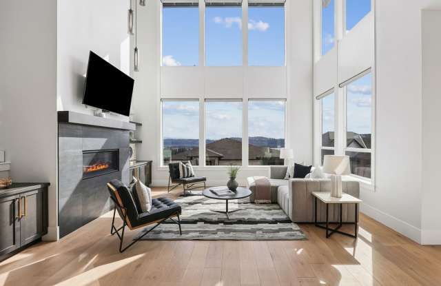 ELEVATED LUXURY with SWEEPING COLUMBIA RIVER VIEWS Gallery 4