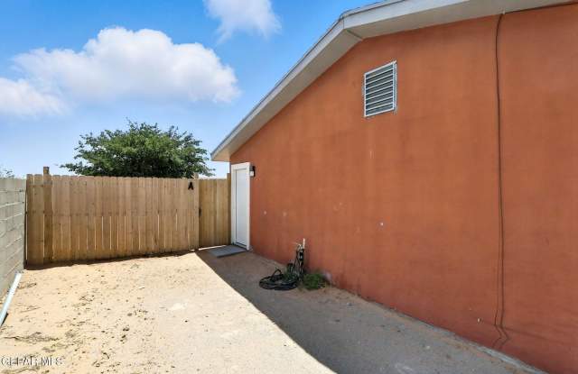 14854 Big John unit: A photos photos