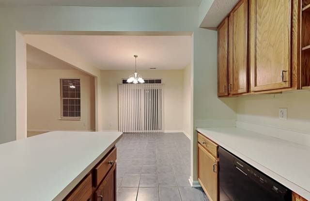 1049 Springwater Circle Gallery 4