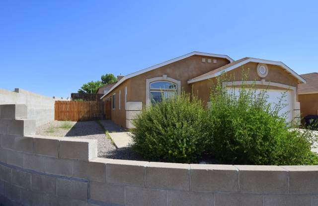 Great Area, 3 Bedroom, 2 Bath with major kitchen appliances. - 6139 Stargazer Avenue Northwest, Albuquerque, NM 87114
