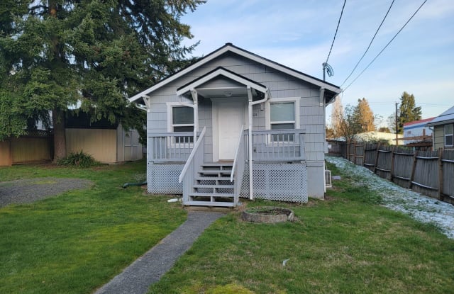 1124 N Cambrian Avenue - 1124 North Cambrian Avenue, Bremerton, WA 98312