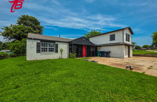 Spacious Split-Level 4-Bedroom Home with Tons of Potential in South OKC! Gallery 4