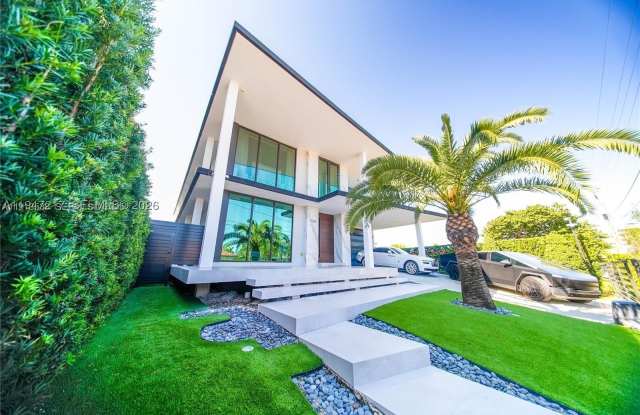 7520 W Treasure Dr Gallery 2