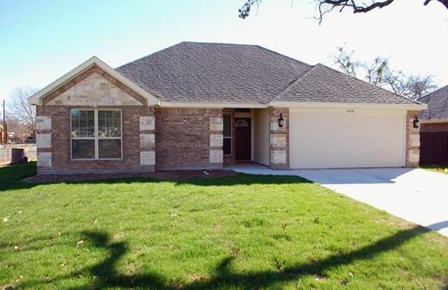 2828 Delaware Trail - 2828 Delaware Trl, Lake Worth, TX 76135