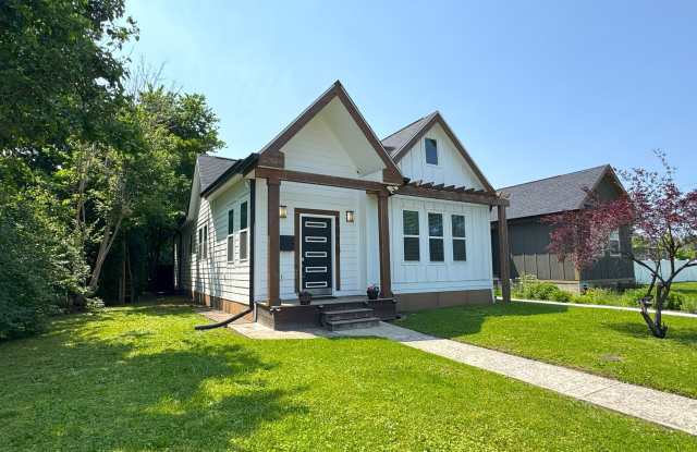 1818 N Cornell Avenue photos photos