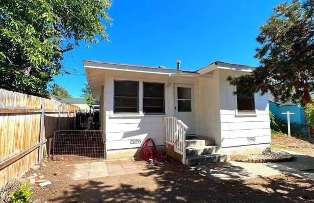 351 W Arroyo Street Gallery 1