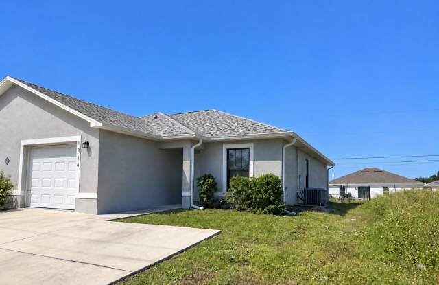 3 Bed 2 Bath 1 Car  Garage Duplex Gallery 2