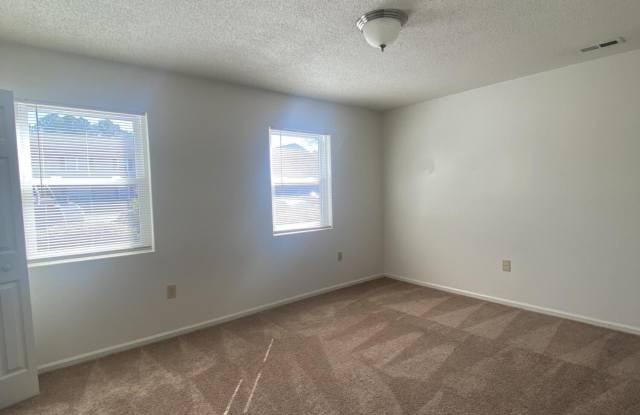 251 Cordell Circle Gallery 3