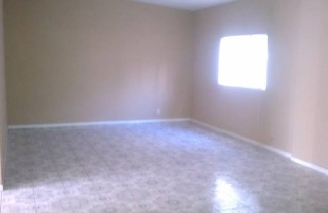 Beautiful 3 Bedroom 1 Bath House! Gallery 3