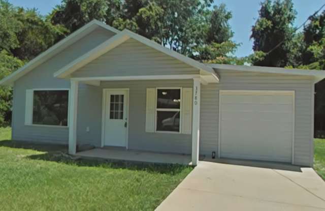 Charming 3 Bedroom, 2 Bathroom Home for Rent in Summerfield, FL photos photos