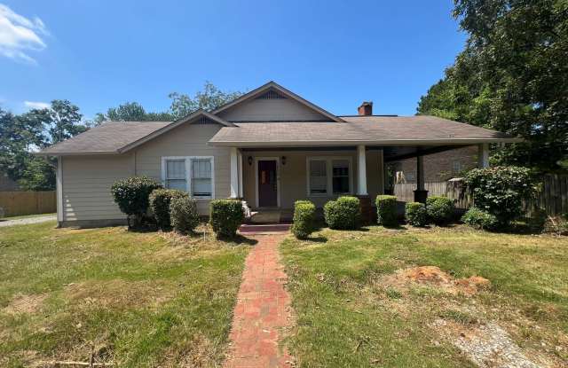 4 bedroom 4 bathroom off Veterans Memorial Parkway photos photos