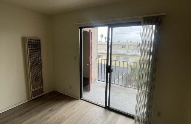 14032 Doty Ave photos photos