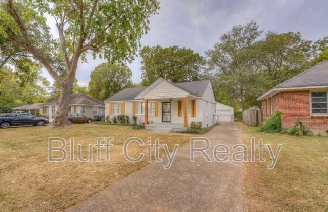 1363 Colonial Road photos photos