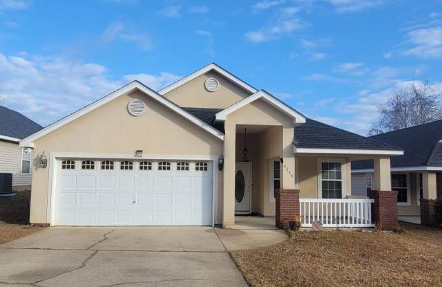 MODERN 3/2 w/ Garage, Spa Tub, Wood Floors, Screened Porch, Deck,  Washer/Dryer Available June 10th for $2200/month! photos photos