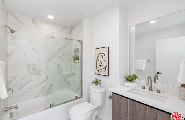 6144 Whitsett Avenue photos photos