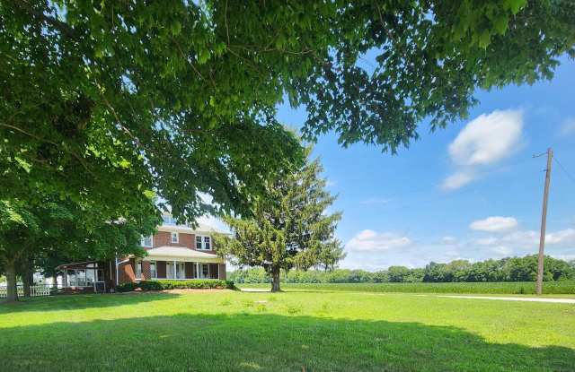 A quiet retreat with character and space to breathe, this farmhouse offers the perfect mix of charm and country comfort. photos photos