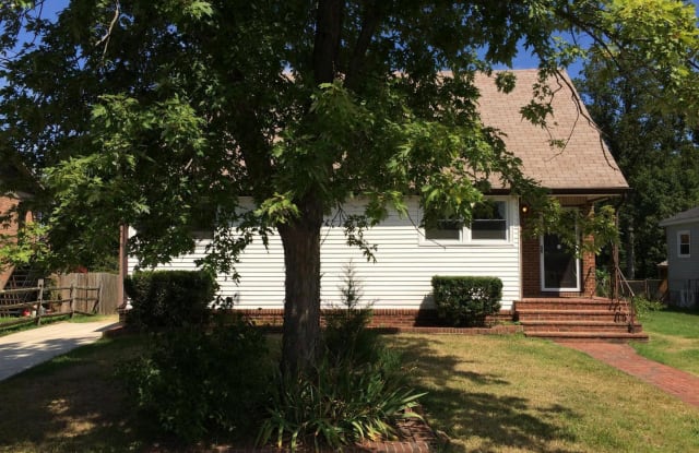 6404 MANOR CIRCLE DRIVE - 6404 Manor Circle Drive, Clinton, MD 20735