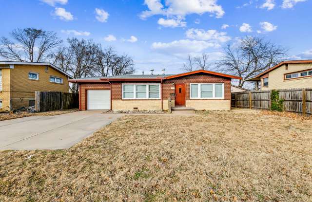 Large 3 Bedroom Updated Home photos photos Large 3 Bedroom Updated Home photos photos