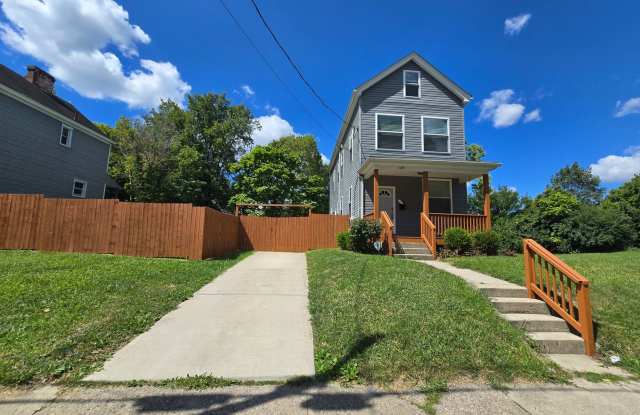 Super, Renovated 3 bed 1 bath! Available Now! photos photos