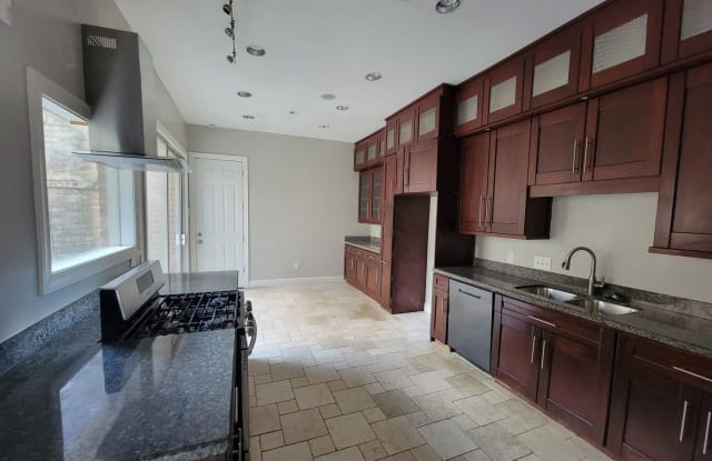 47 Bayou Point - 47 Bayou Pointe Drive, Houston, TX 77063